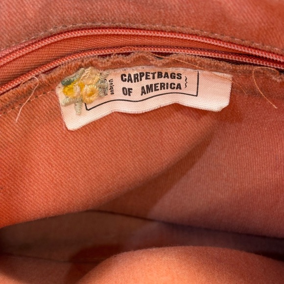 VINTAGE Tan and Cream Crossbody Bag with Adjustable Strap - Picture 5 of 9